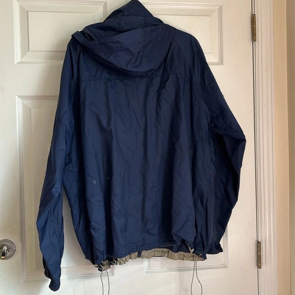 LL BEAN Men’s size XXL Nylon navy blue zip up windbreaker with Roll up hood